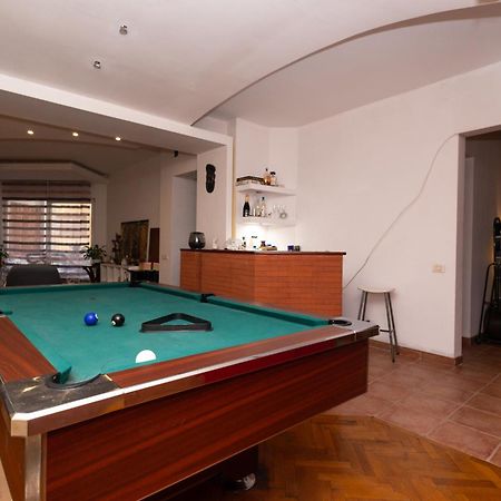 Shared Retro Vintage Luxury Apartment Bucarest Esterno foto