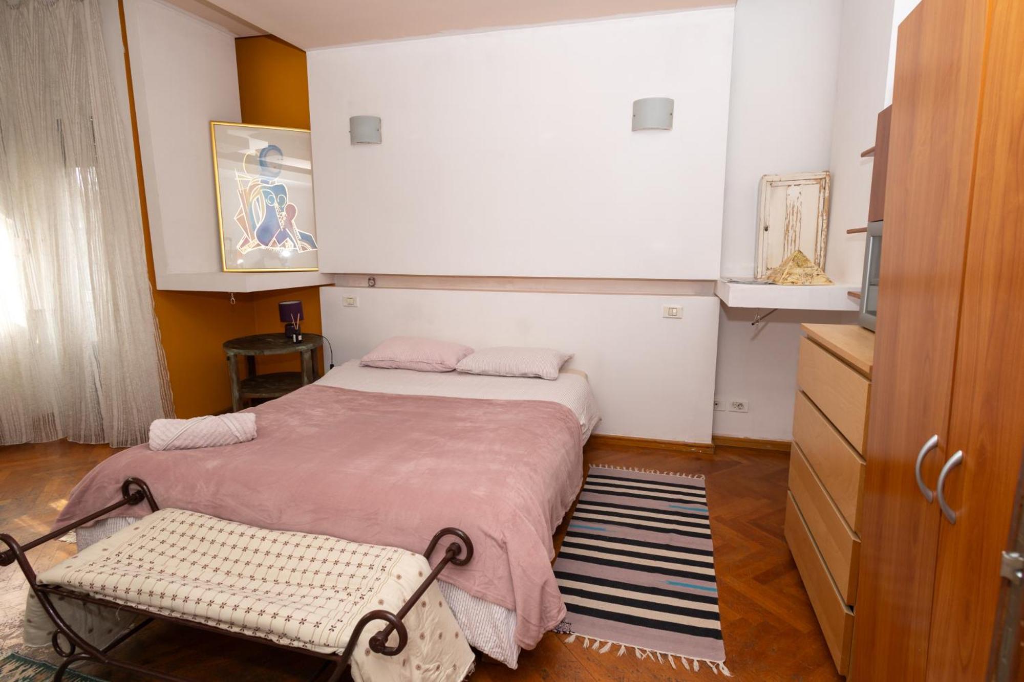 Shared Retro Vintage Luxury Apartment Bucarest Esterno foto