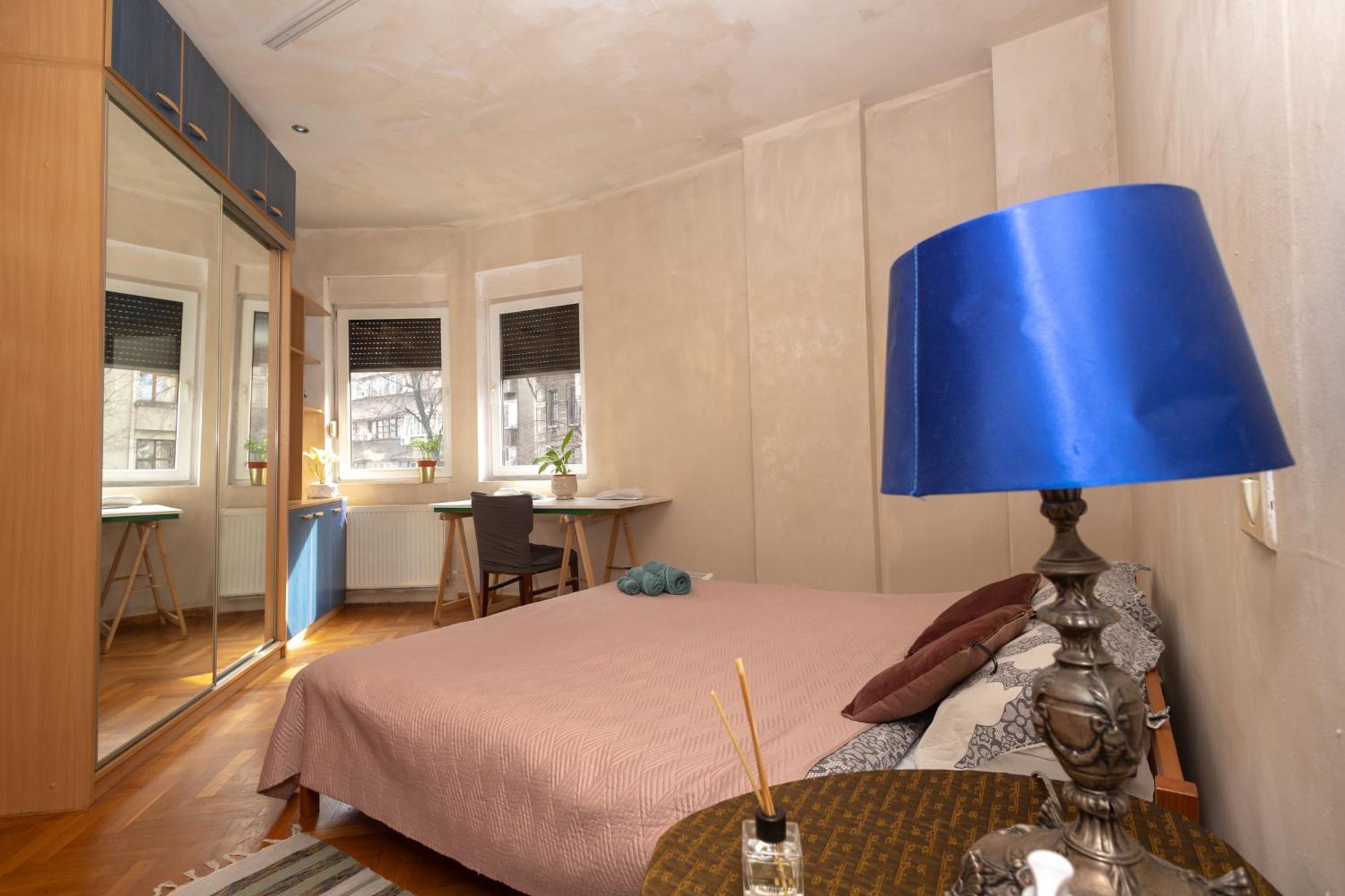 Shared Retro Vintage Luxury Apartment Bucarest Esterno foto